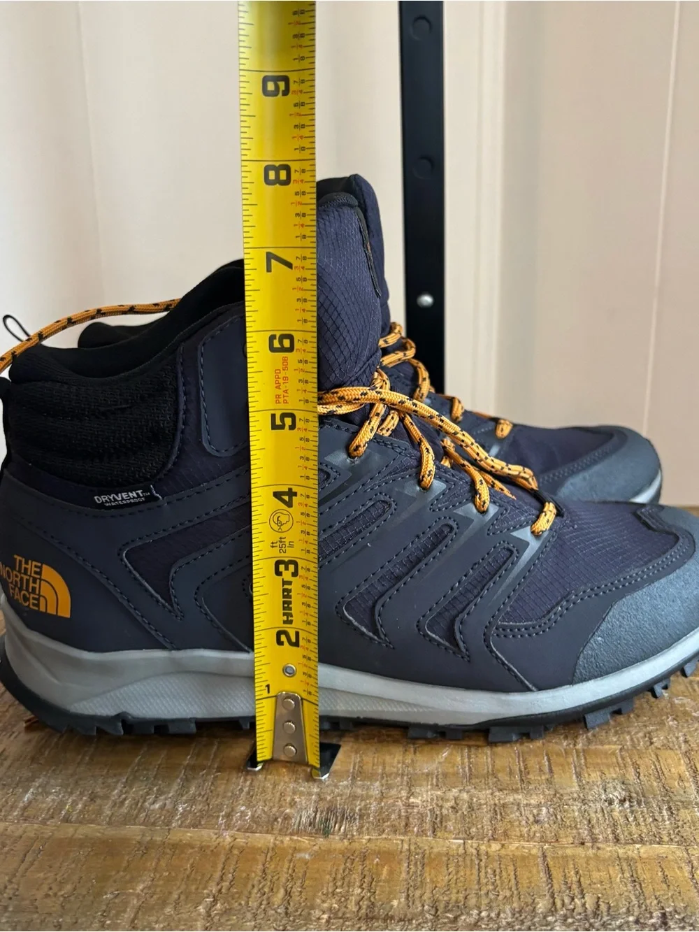 The North Face Venture Fasthike II Mid Waterproof Hiking Boots Mens 9 NWOT
